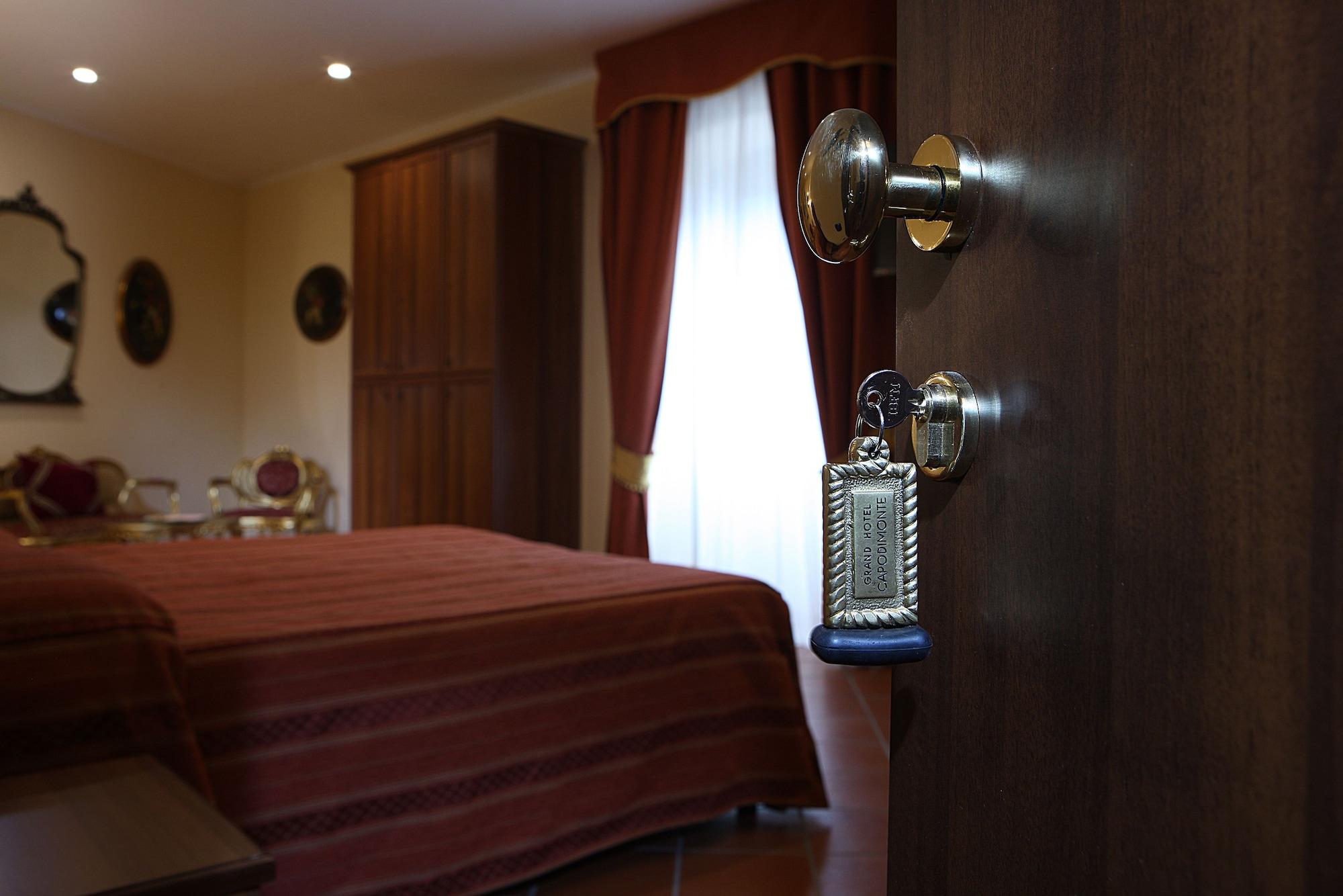 Grand Hotel Capodimonte Наполи Екстериор снимка