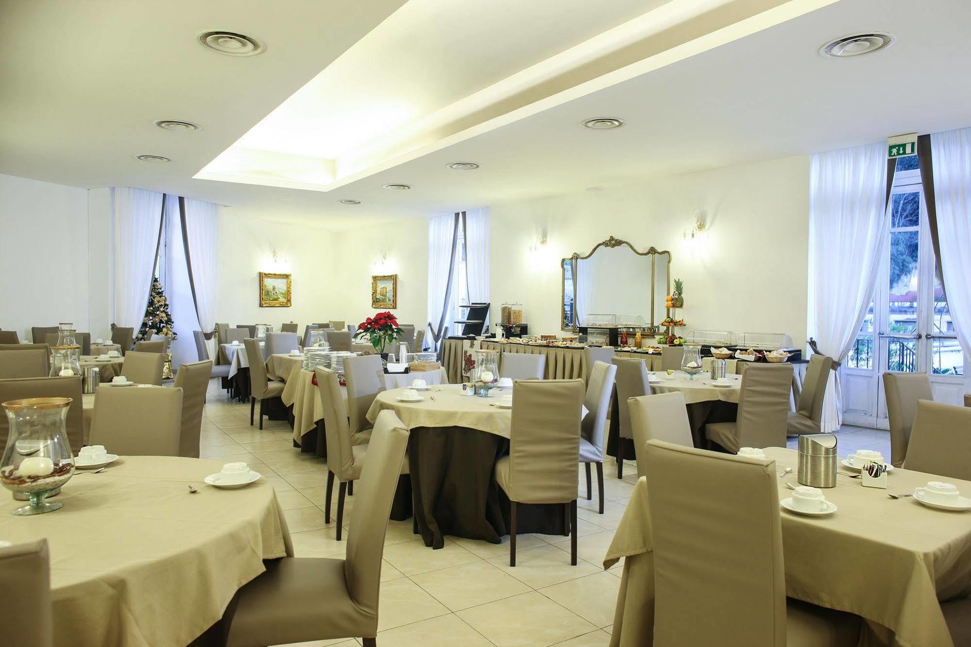 Grand Hotel Capodimonte Наполи Екстериор снимка